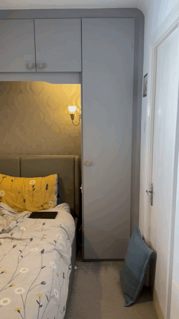 alone landing example sconces